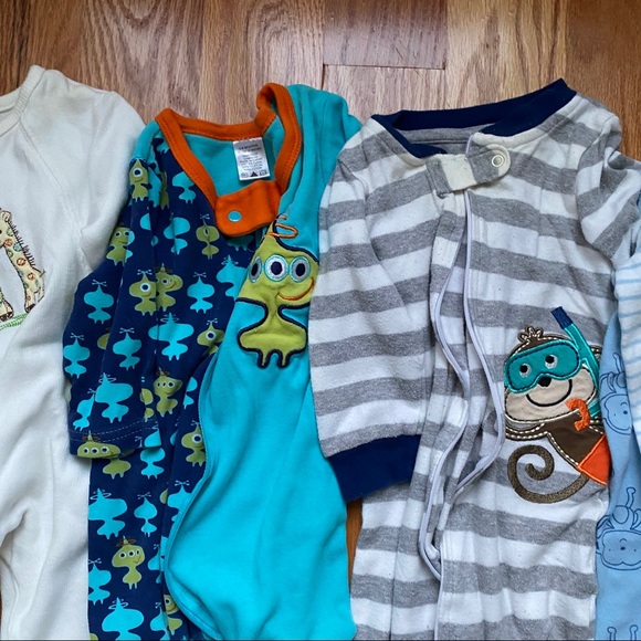 Bundle of 5 baby footie pjs 3-9 months - Picture 4 of 10
